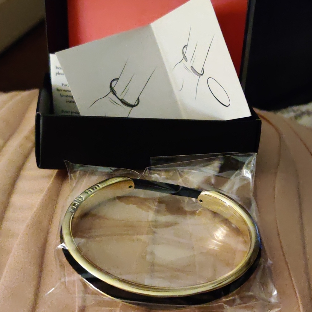 Brand New Hair Tie Cuff Bracelet Great Stocking Stuffer